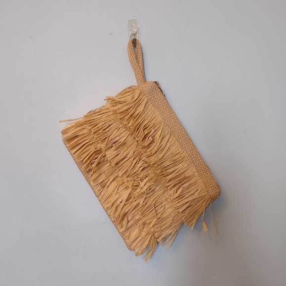 unknown Handbags - Beach clutch!🌴